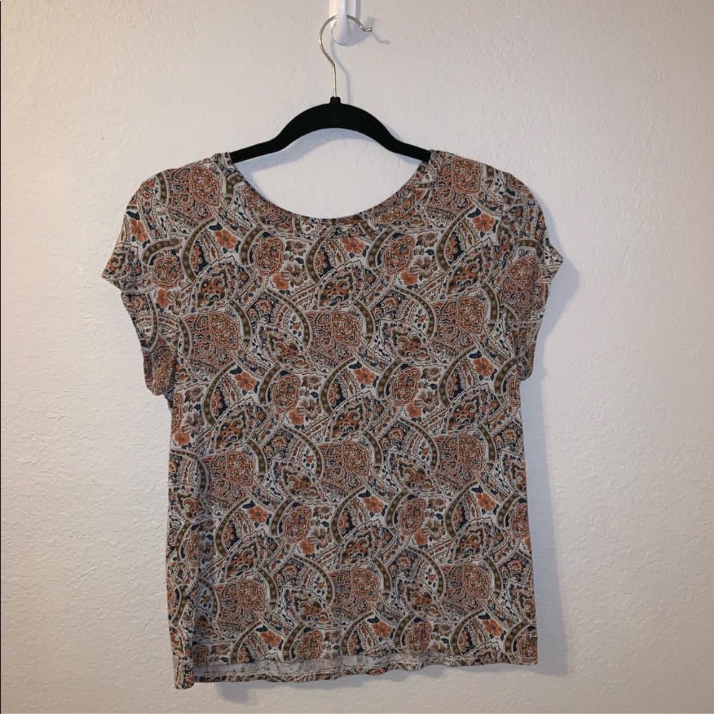 Patterned t-shirt
